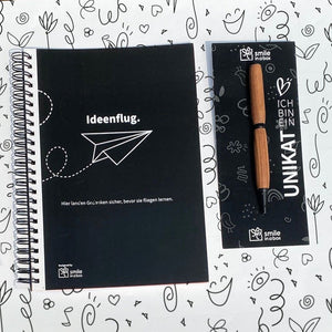 Individualisierbares Notizbuch und Holzkugelschreiber. Ein Starterset perfekt für Seminare und Fortbildungen.